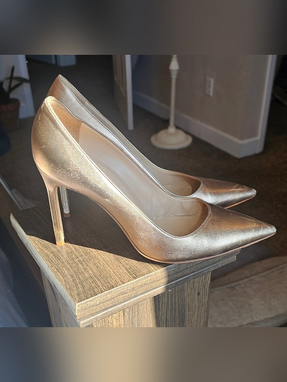 MANOLO BLAHNIK BB Pointed Toe Leather Pumps  Size 40/9.5-10 Gold metallic